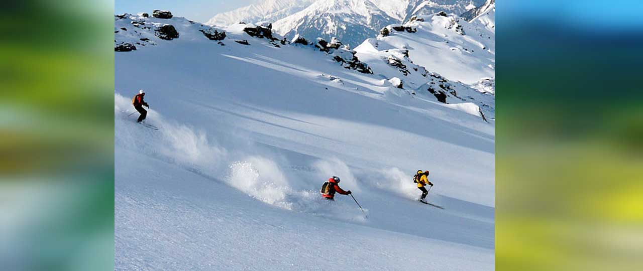 Best things to do in Manali - Skiing