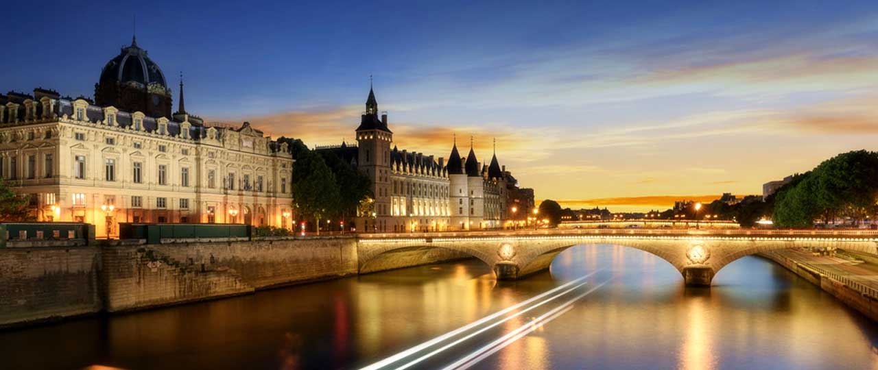 Romantic Places in Paris for Couples 