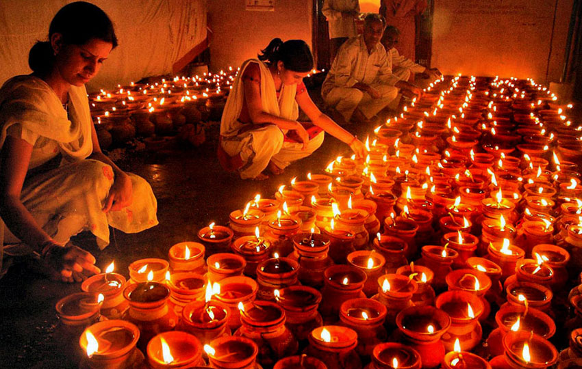 celebrate Diwali in India