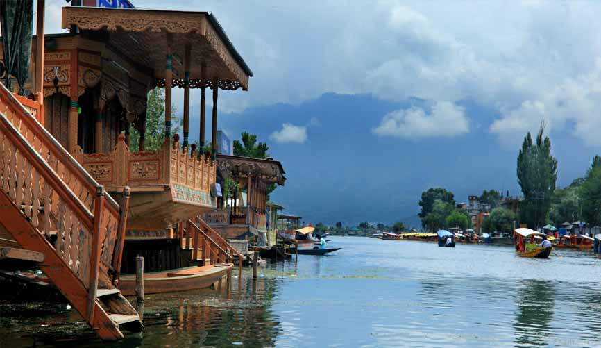 Best Places To Visit In Kashmir - Srinagar tour attractions