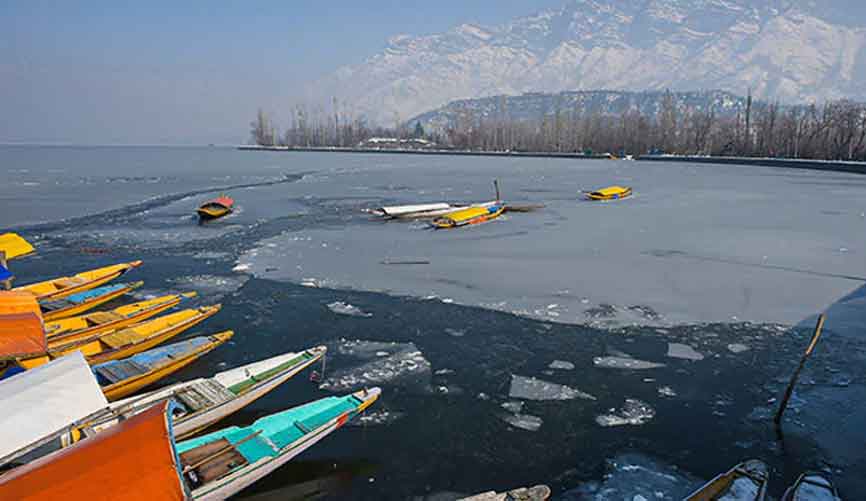 Best Places To Visit In Kashmir- Dal lake winter