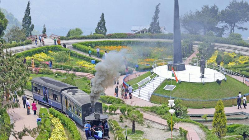 Why is This Darjeeling Travel Guide a Must-Read Before You Plan Your Trip? 3 Batasia Loop