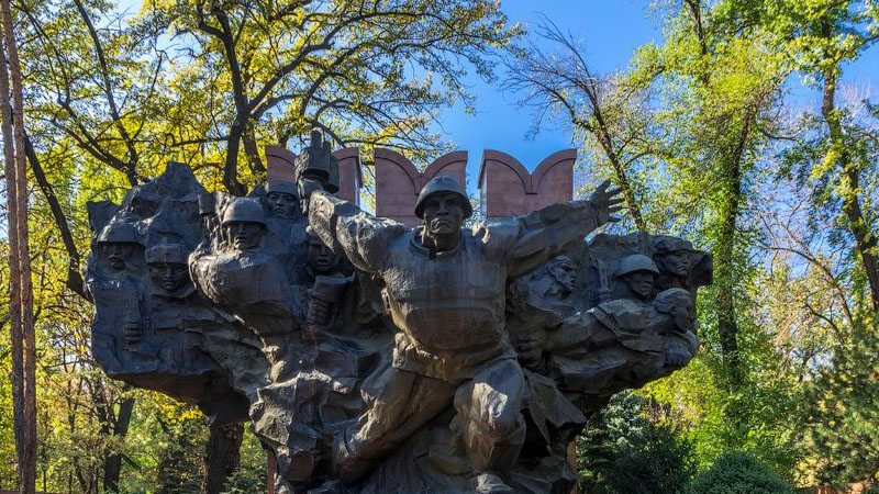 Almaty Travel Guide: Top Attractions & Places to Explore 6 Panfilov Park