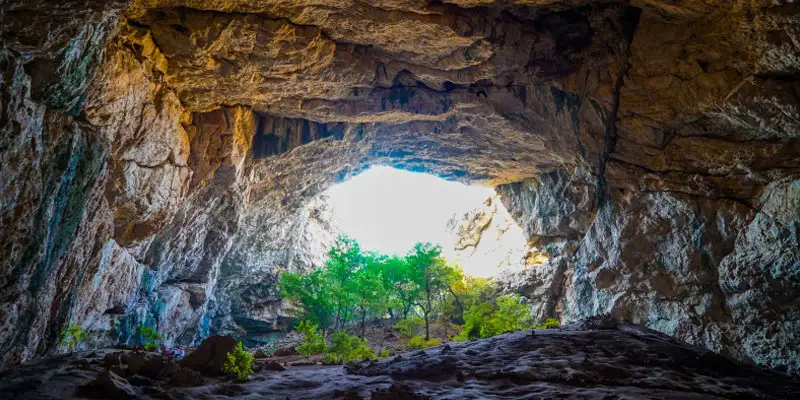 akmeshit cave tour