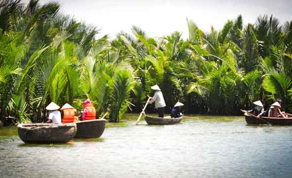 Thuy Bieu village tour