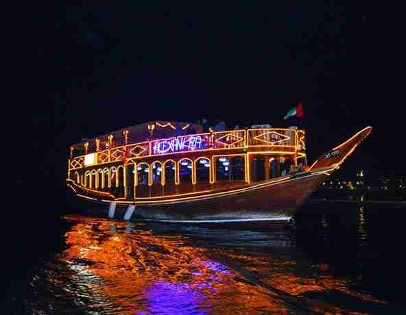 Enjoy an enticing dinner experience in Dubai Marina Dinner Cruise