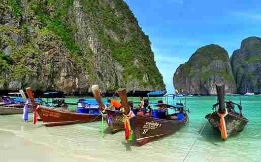 Experinece some wonderful sights in Ko Phi Phi